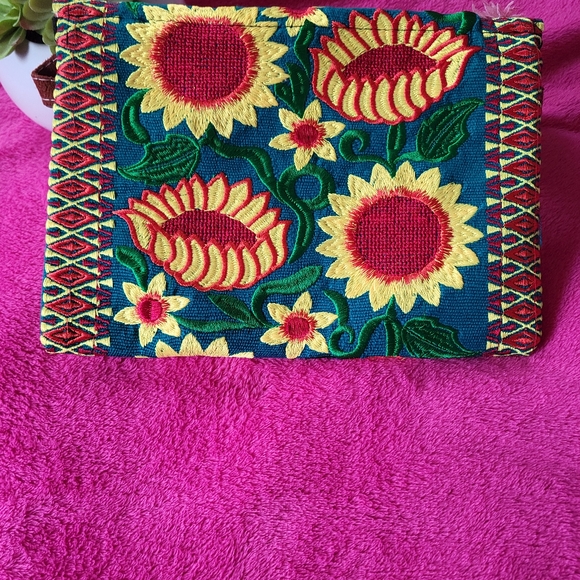 New Mexican embroidered purse from Chiapas Mexico - Picture 2 of 7